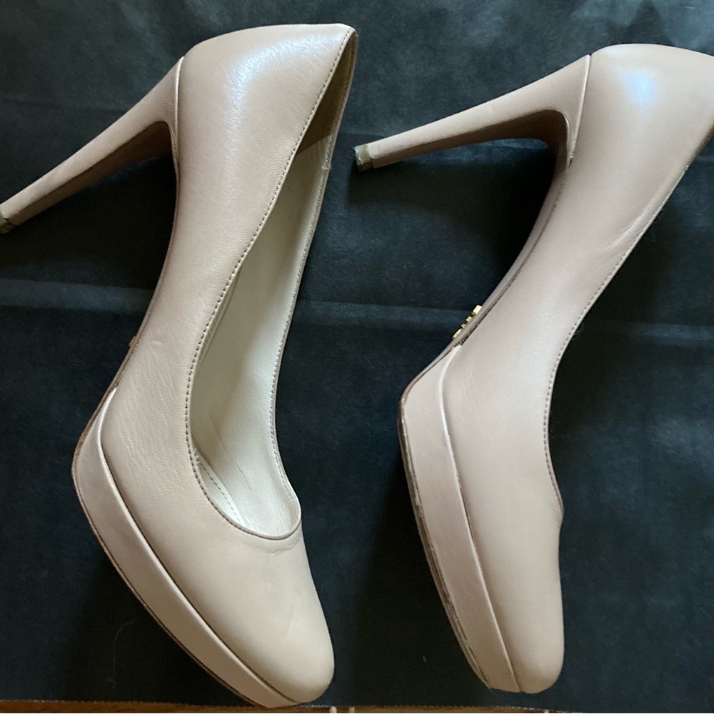 Size US 6 / EU 36 Prada Nude Beige Platform Leather Heels Pumps - Picture 5 of 10